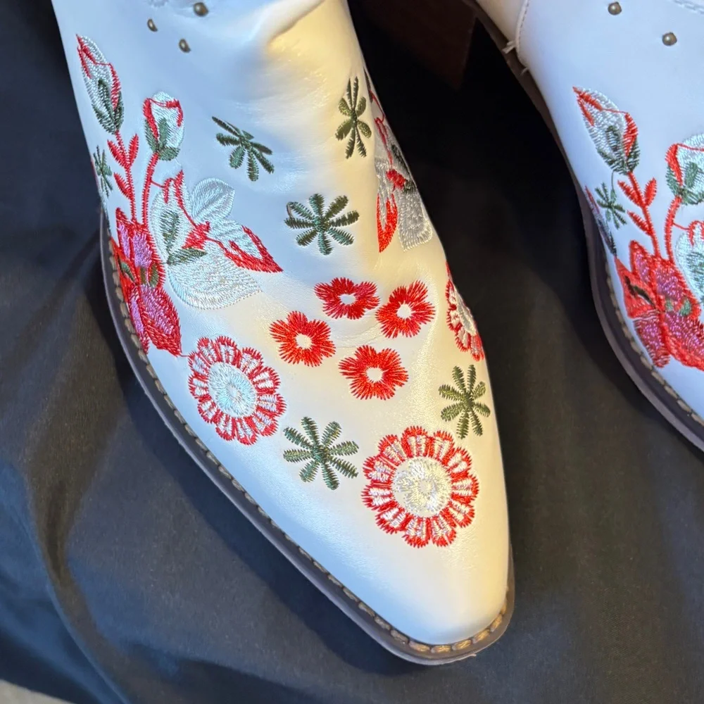 Wet Kiss White Pink Embroidered Cowboy Boots Women’s Size 11 M Floral Cowboy - Picture 2 of 12